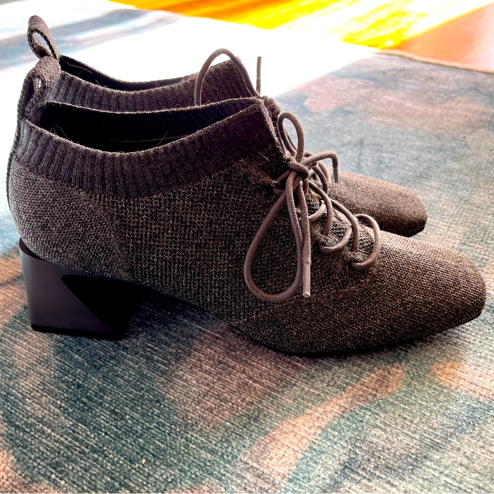 Vivaia grey lace-up ankle boots